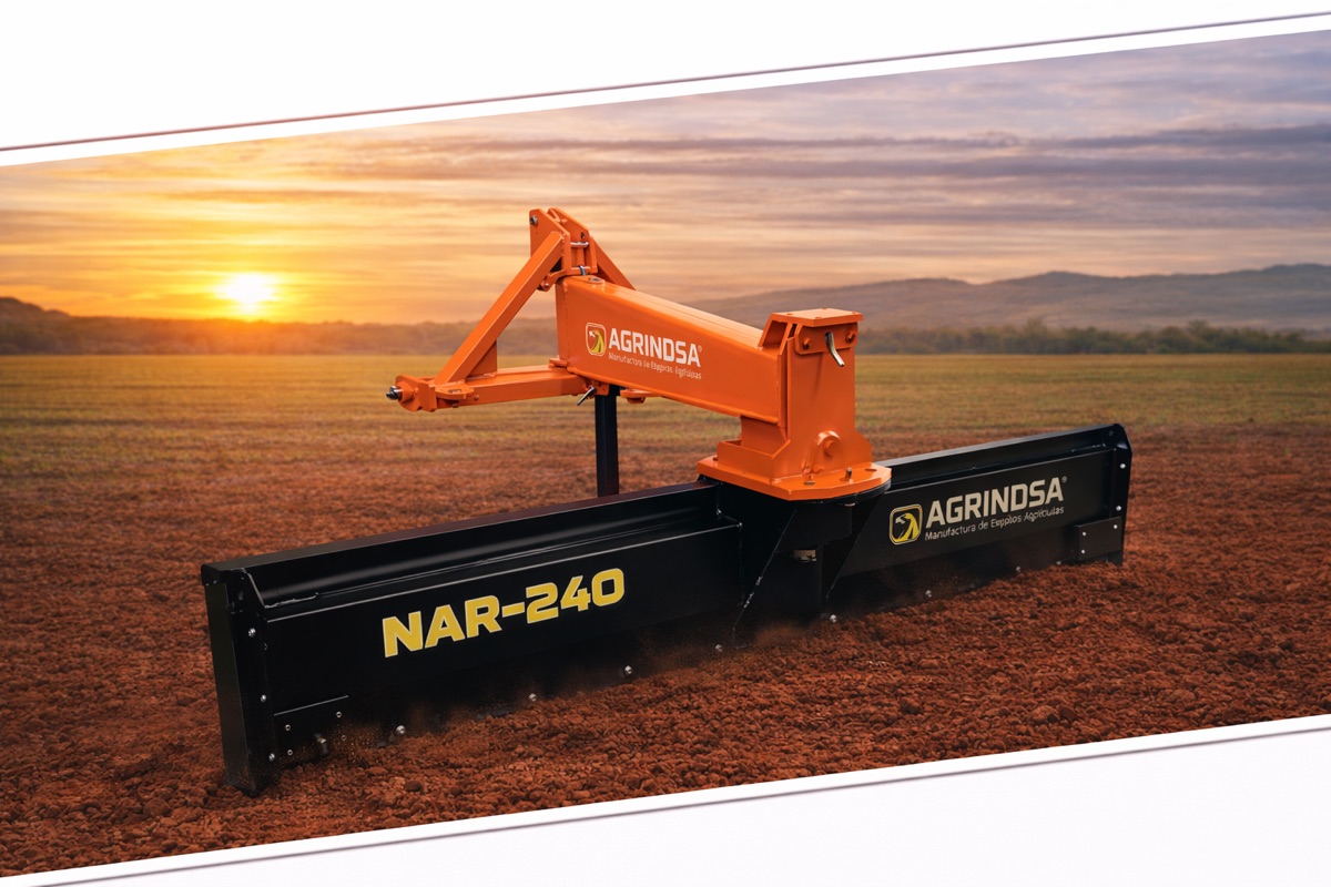 Niveladora Agrindsa en campo